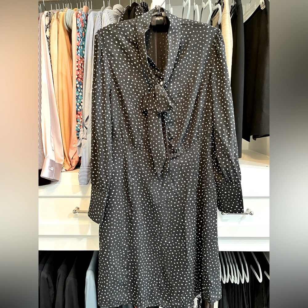 Untuckit for Her, Black & White Polka Dots, Long sleeve, Size 4, Like New